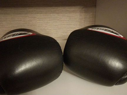 Боксерские перчатки twins