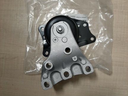 Подушка двигателя левая Volkswagen Polo Sedan