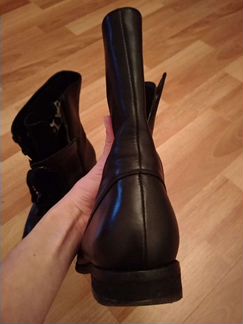 Кожаные ботинки