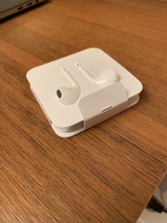 Наушники Apple EarPods (Lightning) белый оригинал
