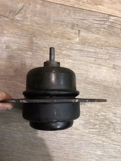 Опора двигателя space star 1.8 Gdi 4G93