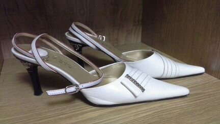 Туфли белые