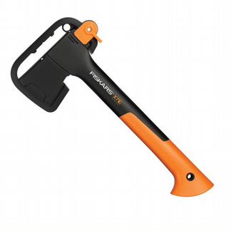 Fiskars Топор туристический Х7 с точилкой