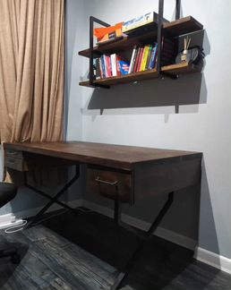 Рабочий стол в стиле Лофт