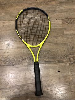 Теннисная ракетка