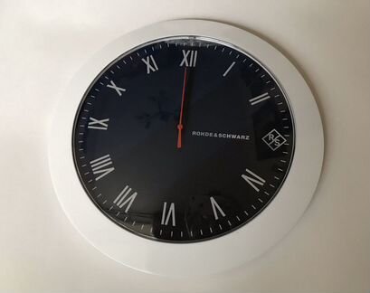 Часы настенные новые в коробке 31 см