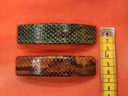 Заколка из кожи питона