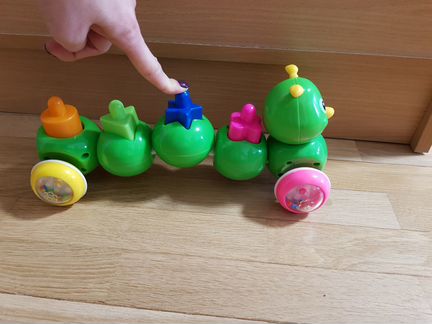 Каталка-сортер Гусеница в идеале