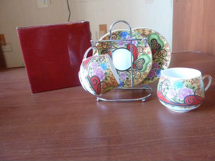 Сервизы, кружки