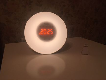 Световой будильник philips