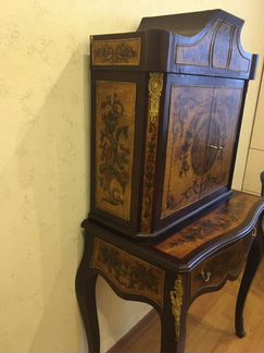 Антикварный дамский столик