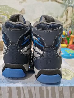 Новые зимние ботинки